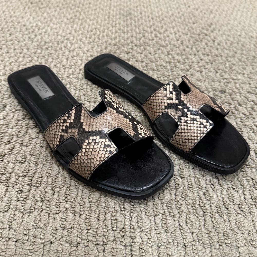 Steven New York Harlien Animal Print Sandals Flats Slip Ons 9.5